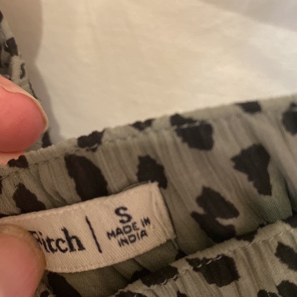 Abercrombie and Fitch green and black leopard print pleated skirt - Picture 6 of 6